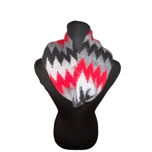 Infinity scarf by Andy’s gifts stretchy alpaca blend geometric print Peru ￼ - Picture 1 of 5